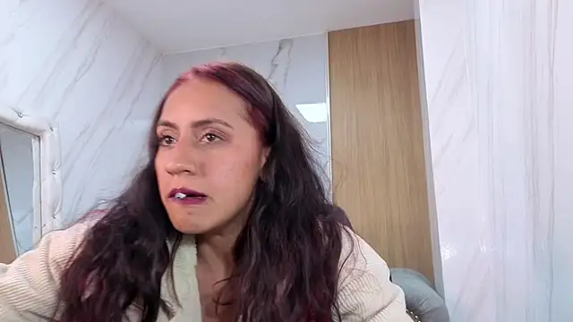 lola_roses_tf - Lola_roses_tf's free webcam
