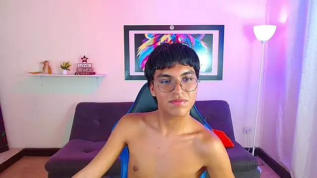 maecum18 (M twink) - Bigcock
