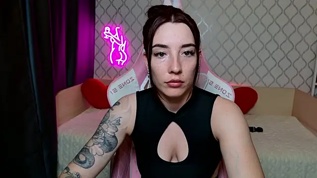 Curious_Lily webcam