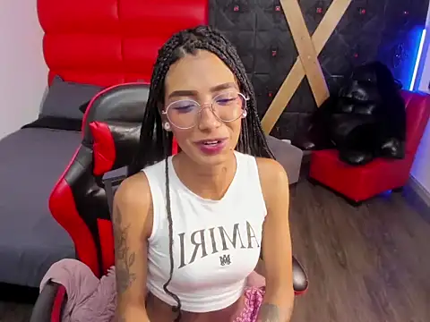 Watch KarlaSlutSkinny__ live on EroticFlix - High definition streams