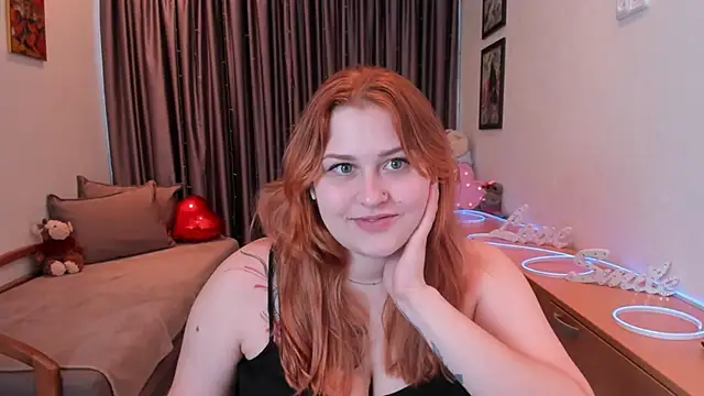 NoraLiin webcam