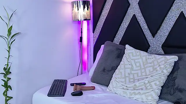 blonde_cat15 live sex cam