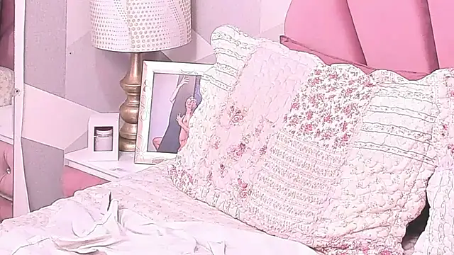 KylieMonnett live sex cam