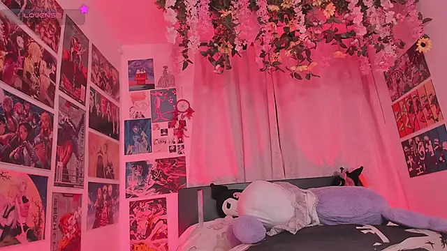 MissCurvyTop webcam