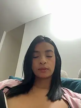 Watch Laura_fernandezII live on EroticFlix - High definition streams