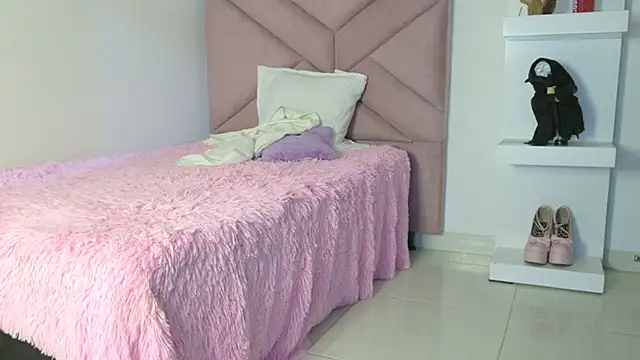 eva_sin18 live sex cam