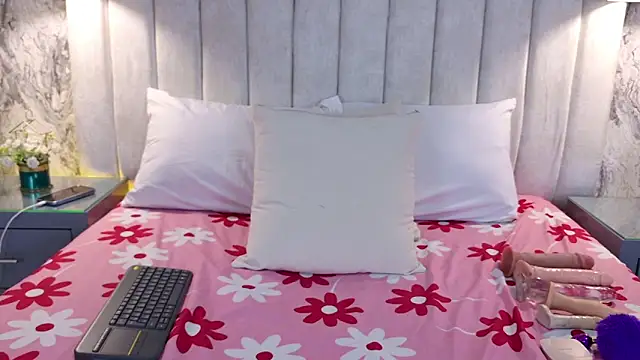 Sophie_Vega webcam