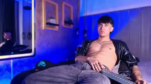 the_bosscrown - The_BossCrown's free webcam - UK Sex Cams