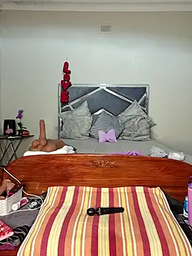 ThickianaRider live sex cam