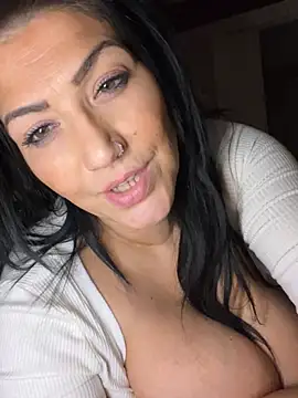  LittleMissEeve chat room
