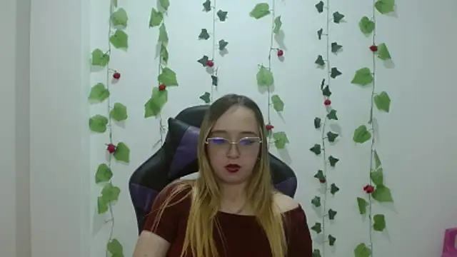 Watch Liaroberts1 live on EroticFlix - High definition streams