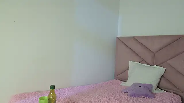 eva_sin18 live sex cam
