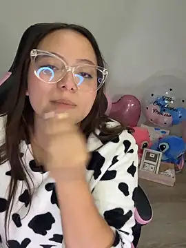 Watch LOLA_R_ live on EroticFlix - High definition streams