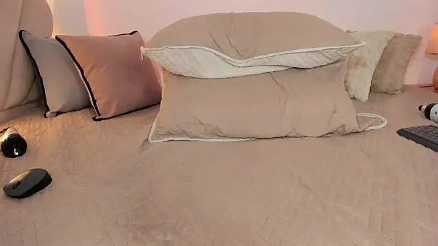 _luuciana_ - _luuciana_'s free webcam - UK Sex Cams