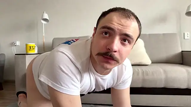 Love_plat1na webcam