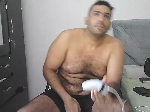 ironsidebear - IronSideBear's free webcam - UK Sex Cams