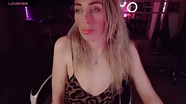 anniegold_ - AnnieGOld_'s free webcam - UK Sex Cams