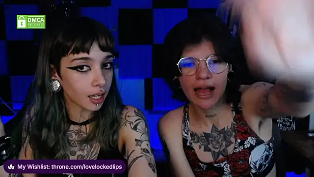 lovelockedlips webcam