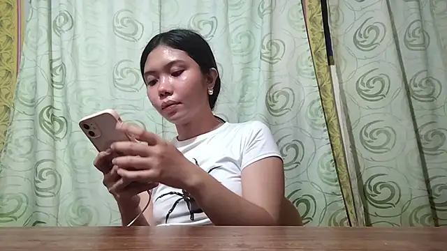 regenakhanponaphan (Ask my age) - flash nipples for 3 secs
