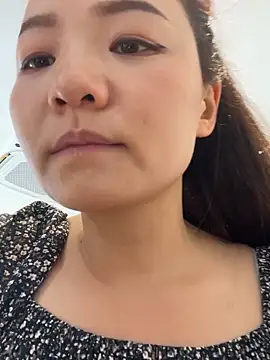 xiaochengzi505 (F milf) - 在商场试衣间自慰