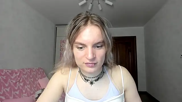 millikira006 - MilliKira006's free webcam - UK Sex Cams