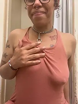 Desirae_Luciano