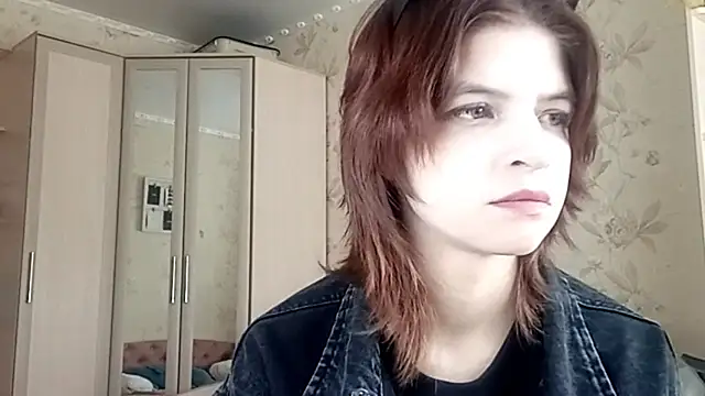 LowkeyIndigo webcam