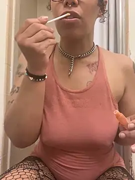 Desirae_Luciano