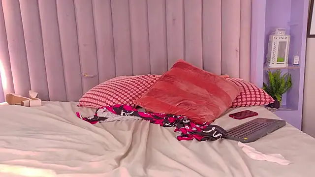 Meganlove__ webcam