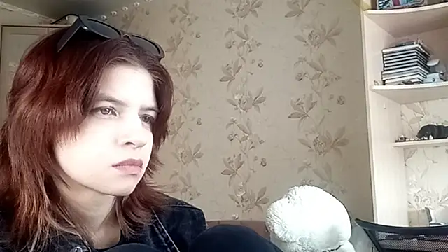 LowkeyIndigo webcam