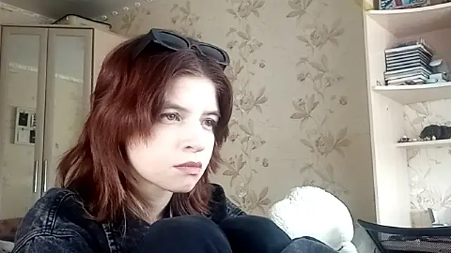 LowkeyIndigo webcam