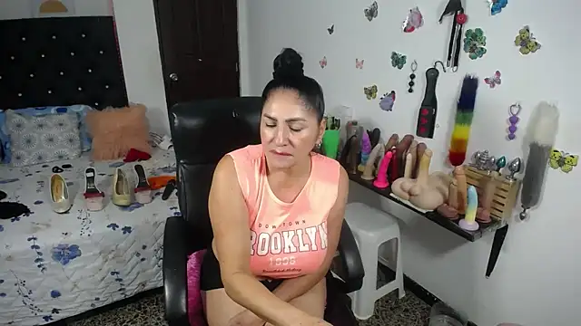 mature_bigboobs10 - Mature_bigboobs10's free webcam - UK Sex Cams