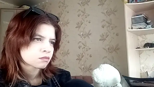 LowkeyIndigo webcam