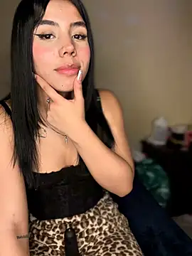 Laura-Khalifa live sex cam