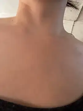 xiaochengzi505 (F milf) - 在商场试衣间自慰