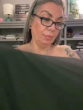 dieseldame1313 webcam