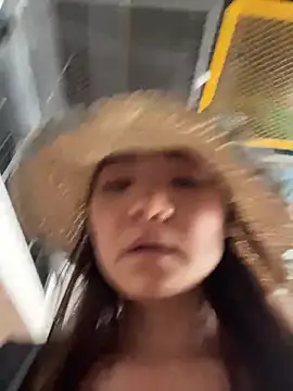 xiaochengzi505 (F milf) - 在商场试衣间自慰