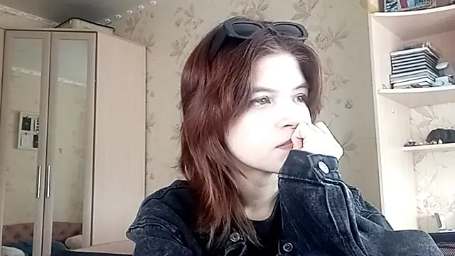 LowkeyIndigo webcam