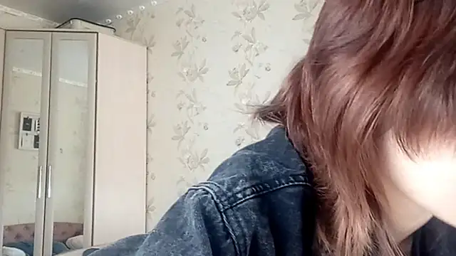 LowkeyIndigo webcam
