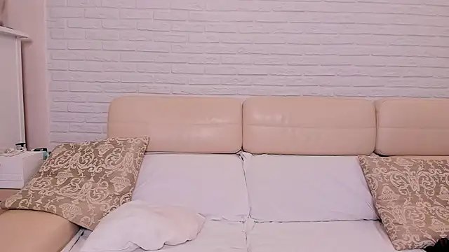 LovelyCaprice webcam