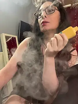 Curvy_bigtitts webcam