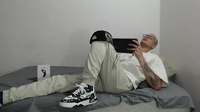 vlad__night (M young) - play cock 🤚🍆