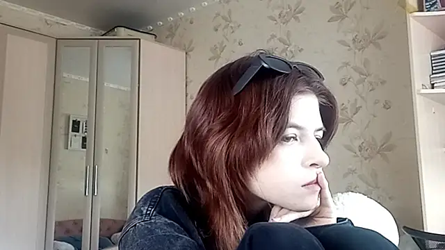 LowkeyIndigo webcam