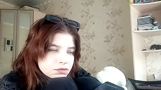 LowkeyIndigo webcam
