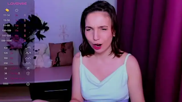 KindHazelHere_ webcam