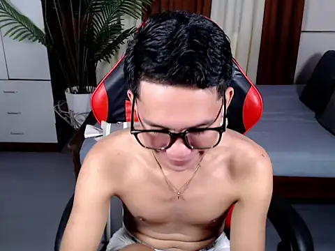 drinkmycumx - Drinkmycumx's free webcam - UK Sex Cams