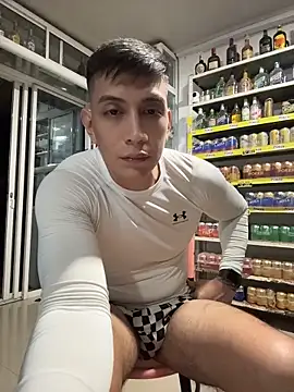 oliverwest04 - OliverWest04's free webcam - UK Sex Cams