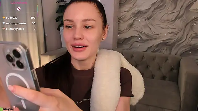 aria_mila - Aria_Mila's free webcam - UK Sex Cams