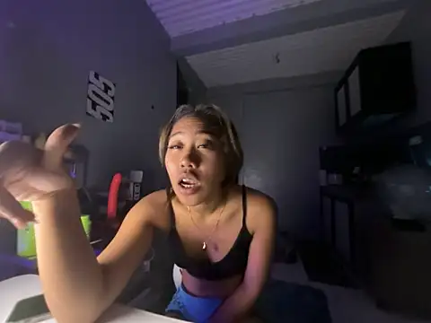PinayLina18 webcam