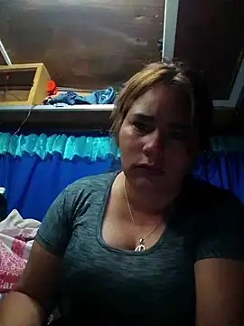 lucyervez - Lucyervez's free webcam